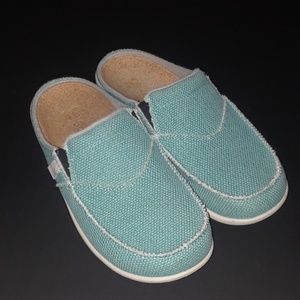 SPENCO teal slip on's
